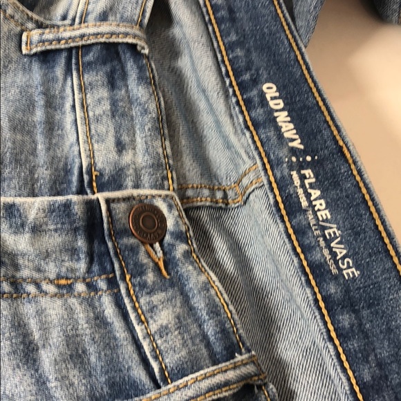 Capri flare Old Navy distressed jeans - Picture 5 of 7